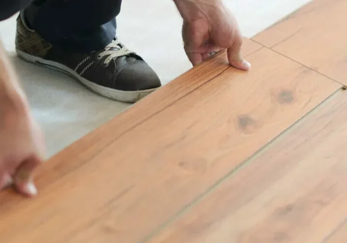 laminate_install_1600x1600-1024x1024-landscape-1-square (1)